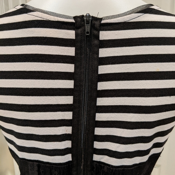 Princess Vera Wang Junior's Midi Dress Size 11 - Picture 4 of 7